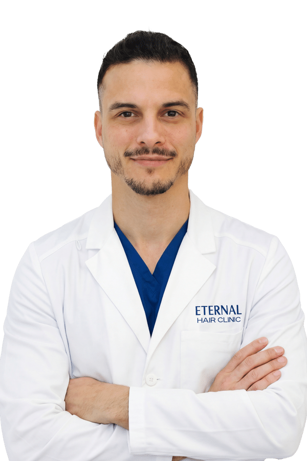 Doctor Alberto González Saura, especialista en injerto capilar y tratamientos capilares en Barcelona en Eternal Hair Clinic